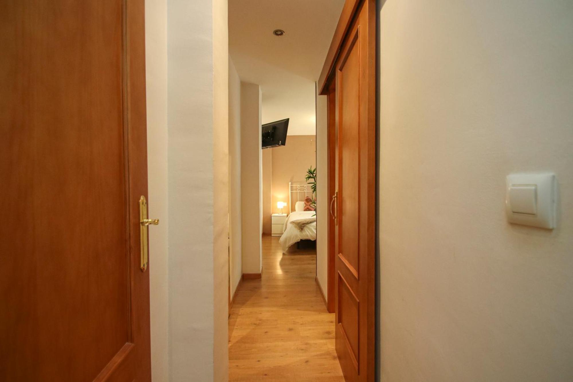 Spacious 2 Bedroom Apt In The Heart Of Triana Sevilla Kültér fotó