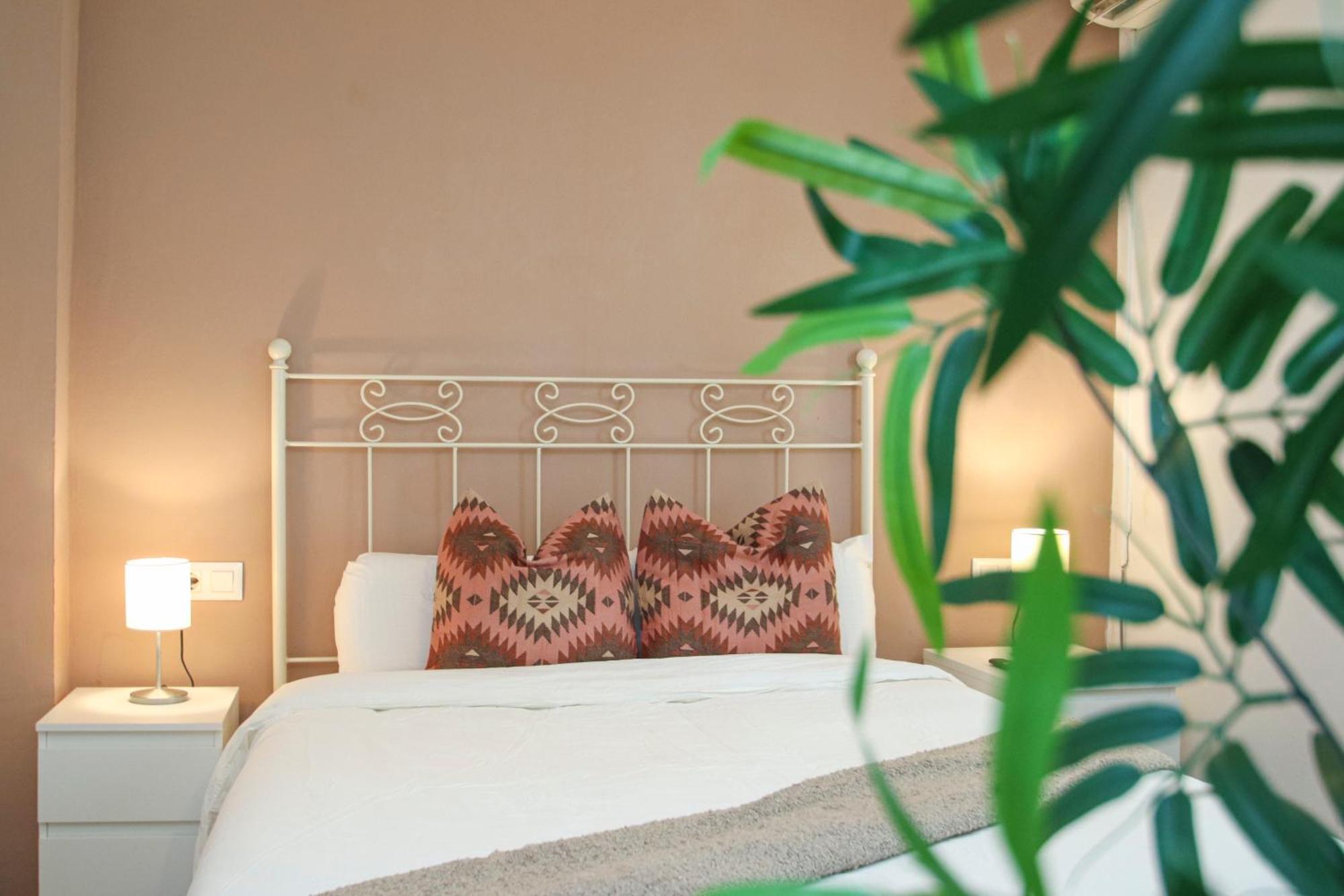Spacious 2 Bedroom Apt In The Heart Of Triana Sevilla Kültér fotó